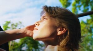 Extrait du clip vidéo : le Chant des Cygnes d'Indochine - screenshot youtube