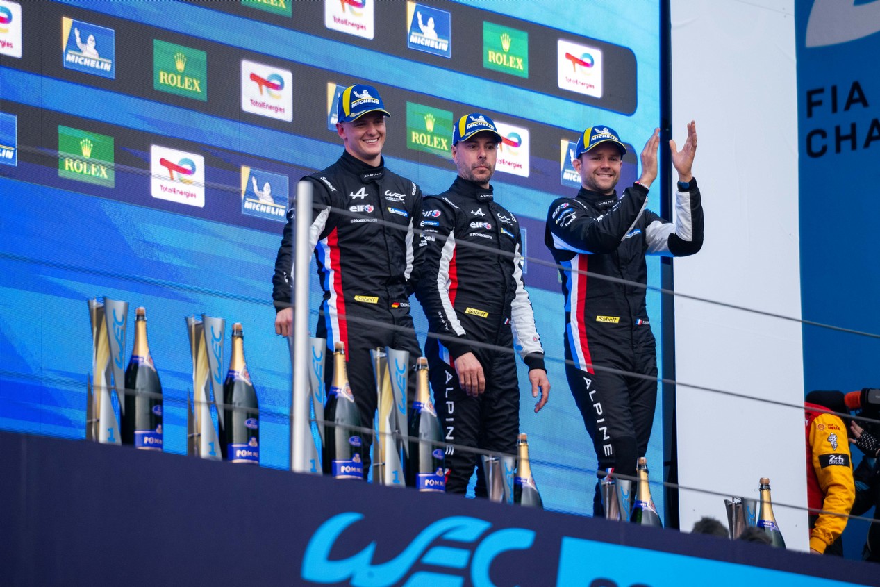 Alpine monte sur le podium à Imola le 20 avril 2025