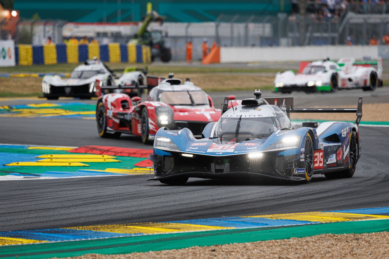Le pilote Paul Loup Chatin au volant de son Alpine N°35 lors des 24H du Mans 2025