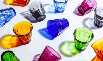 Gamme en couleurs des verres Duralex modèle Picardie, numérotés de 1 à 50