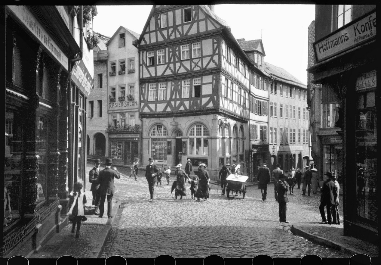 photographie noir et blanc en Allemagne en 1914 prise par le fondateur de Leica Oskar Barnack
