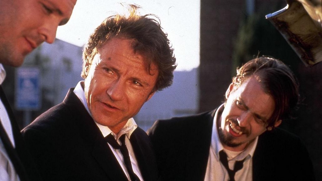De gauche à droite : Michael Madsen (M. Blonde), Harvey Keitel (M. White/Larry) et Steve Buscemi (M. Pink) dans le premier film de Quentin Tarantino : RESERVOIR DOGS sorti en 1992.
