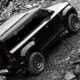 Nouveau Land Rover Octa Black modèle 2025 en franchissement couleur noire