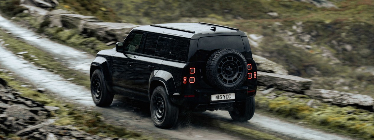 defender octa black 3