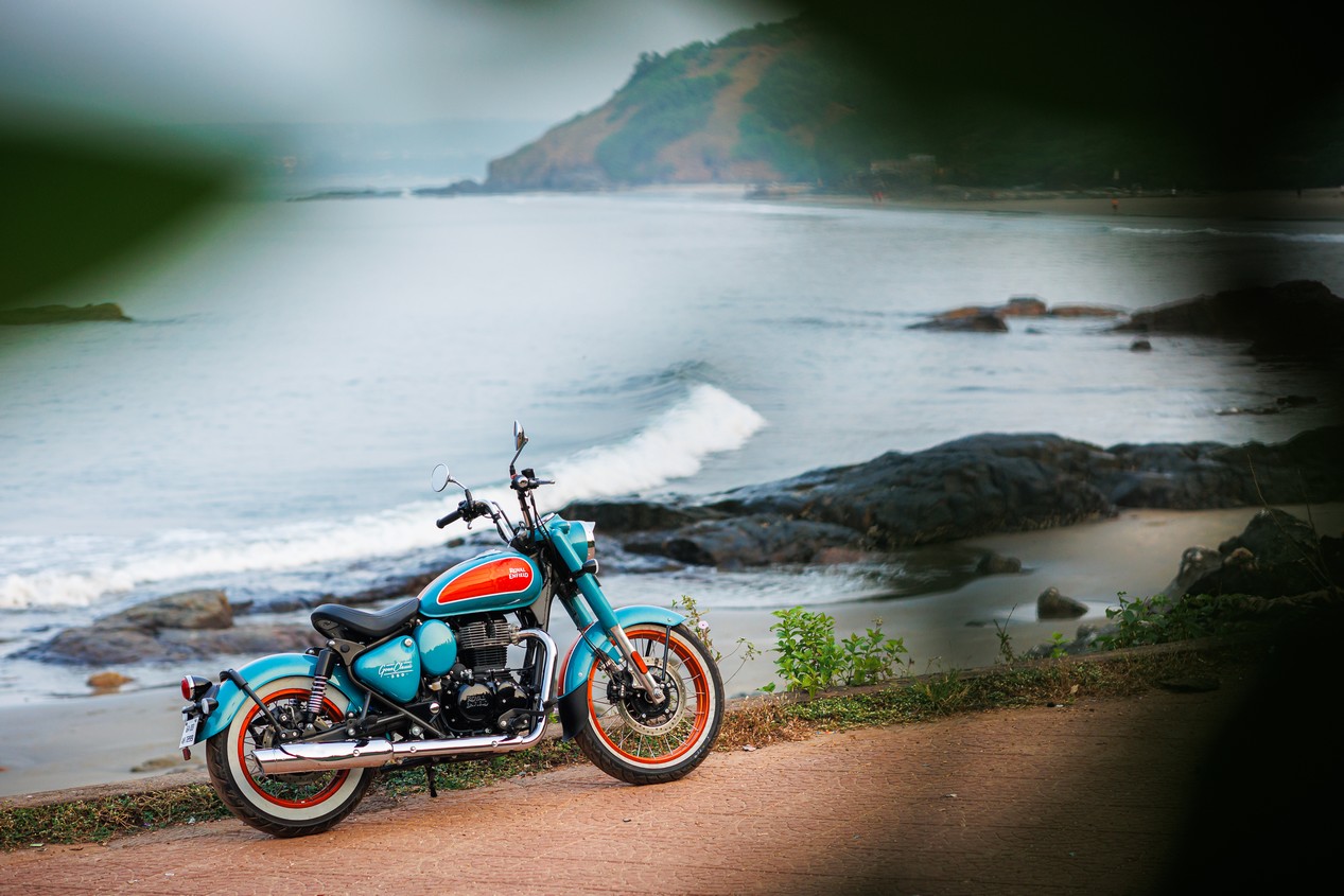 royal enfield goan classic 350 trip teal 23