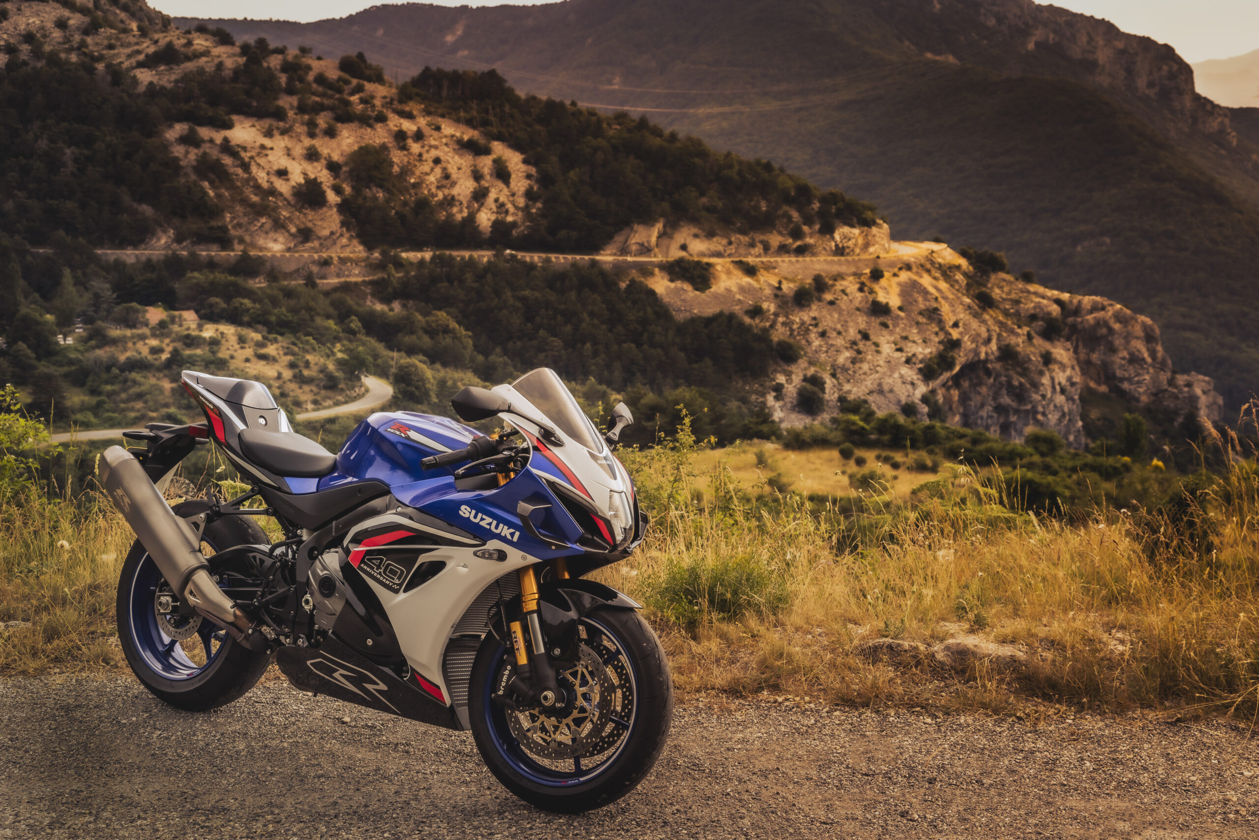 Nouvelle Suzuki GSXR 1000 R édition anniversaire 40 ans en couleur bleue