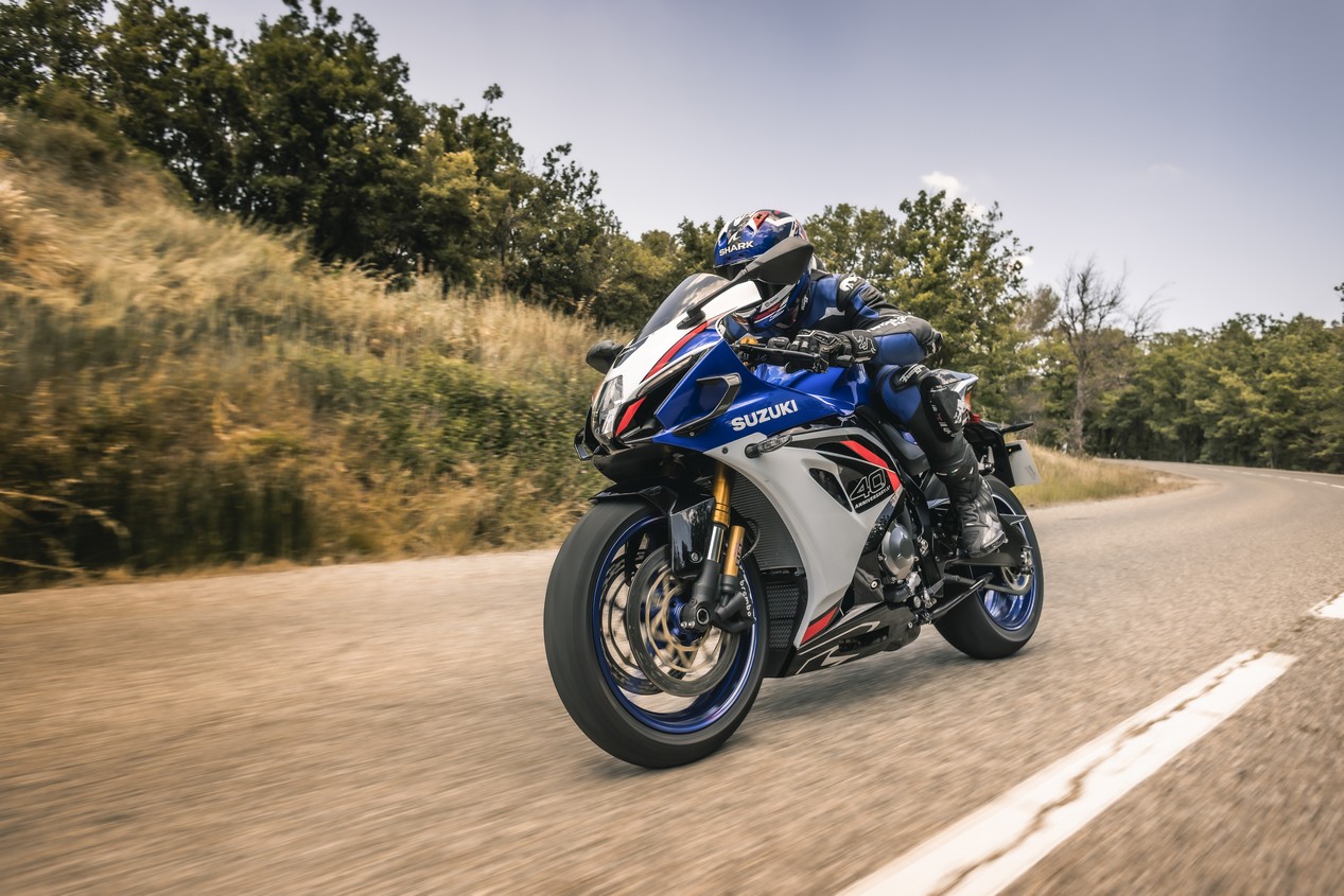 suzuki gsxr 1000 r 40 ans 2025 bleue 17