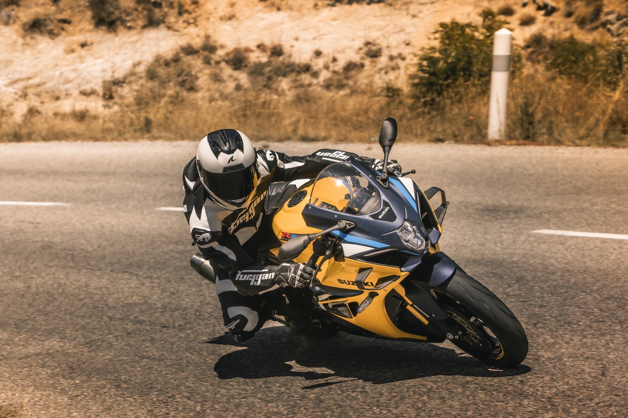 suzuki gsxr 1000 r 40 ans 2025 jaune 52