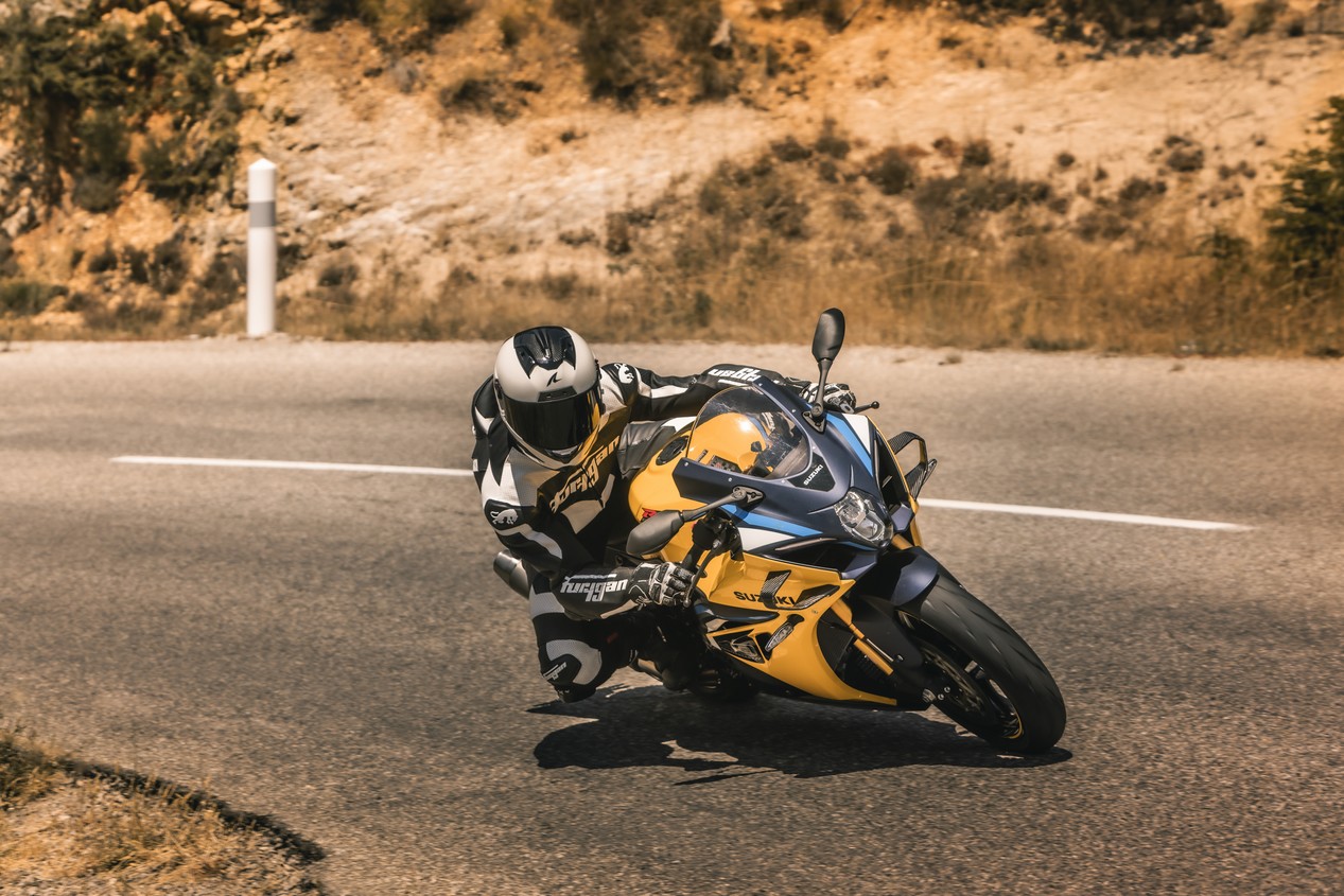 suzuki gsxr 1000 r 40 ans 2025 jaune 54