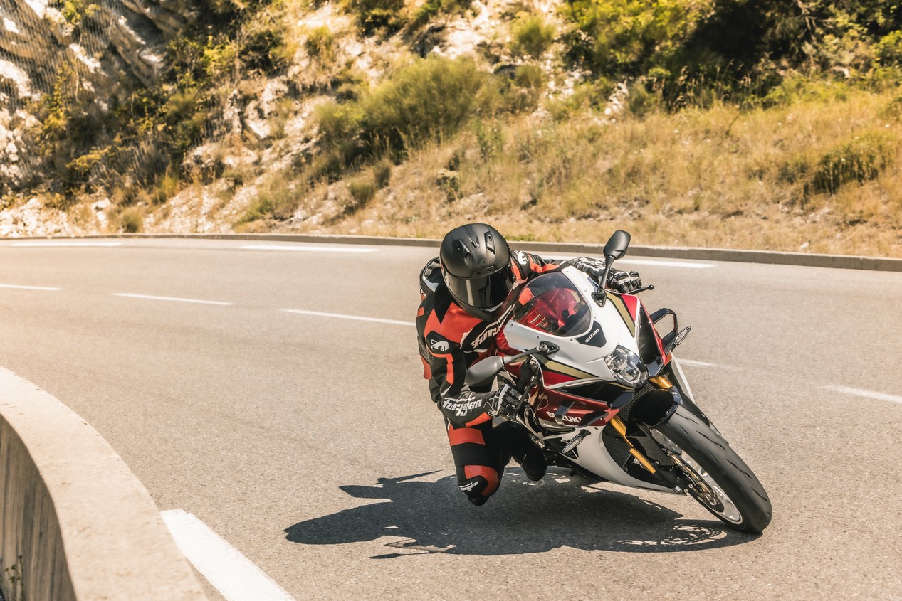 suzuki gsxr 1000 r 40 ans 2025 rouge 36