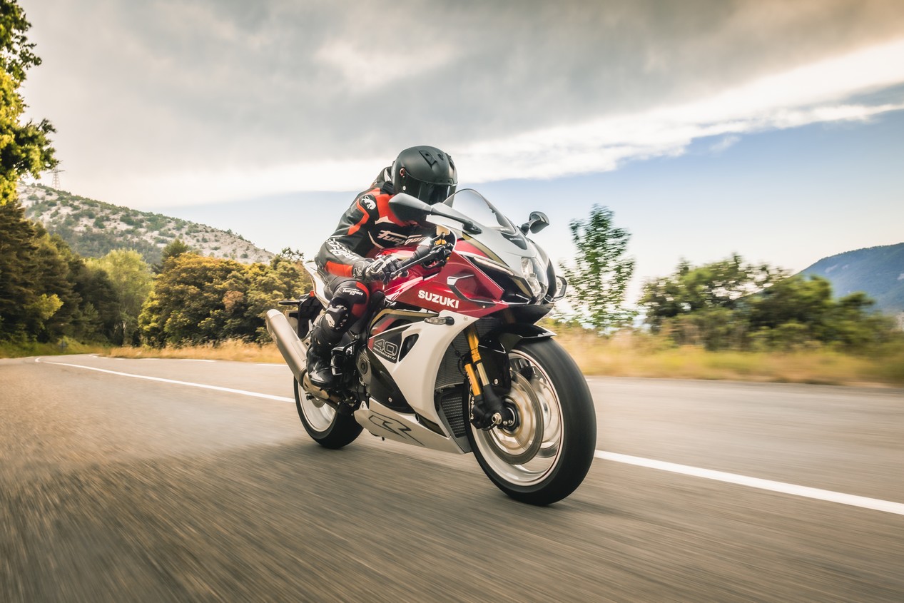 suzuki gsxr 1000 r 40 ans 2025 rouge 39