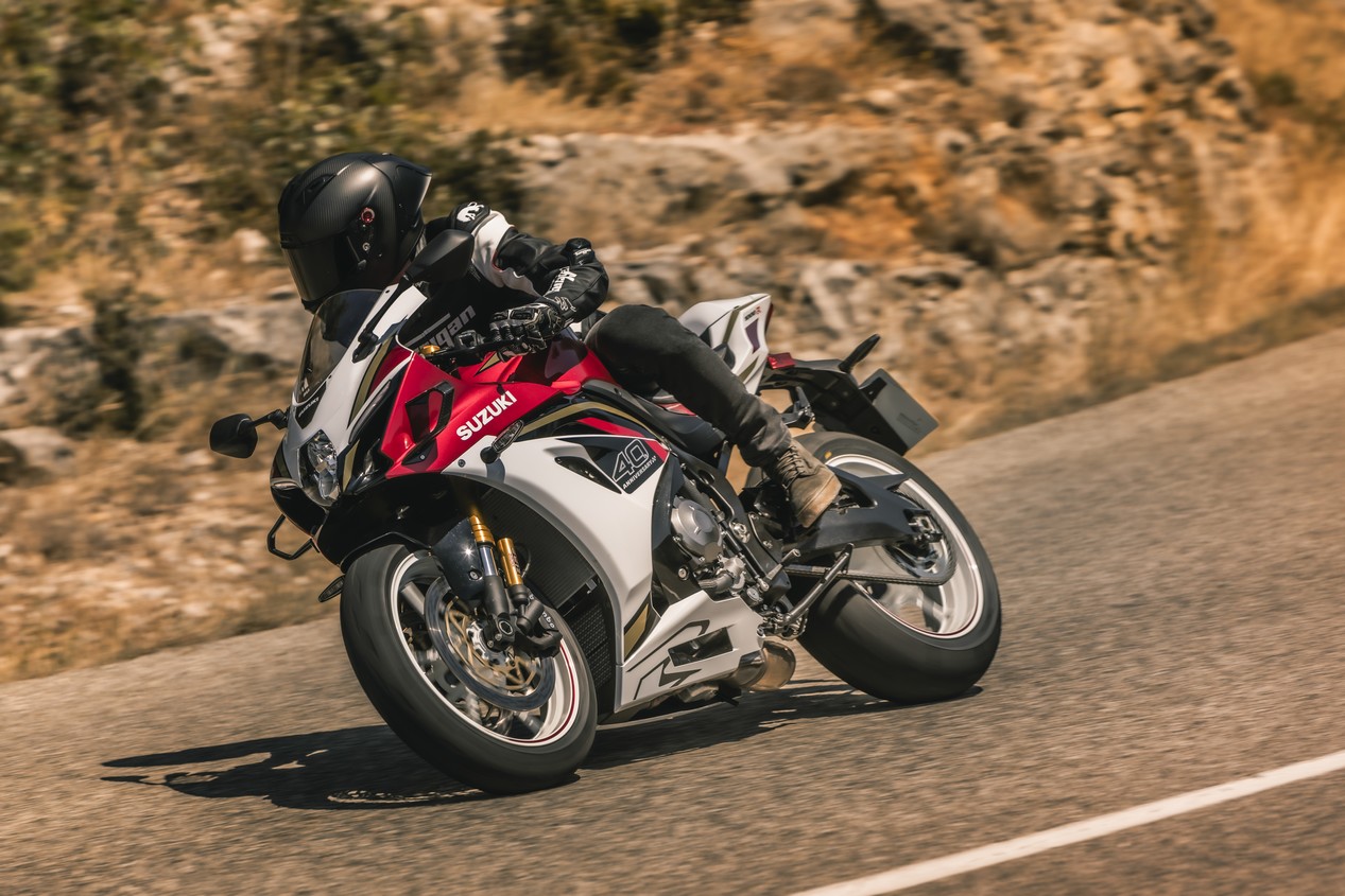 suzuki gsxr 1000 r 40 ans 2025 rouge 41