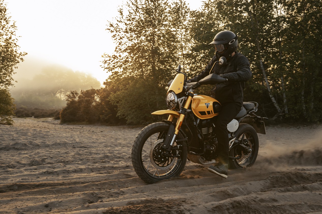 triumph scrambler 400 xc 2026 18