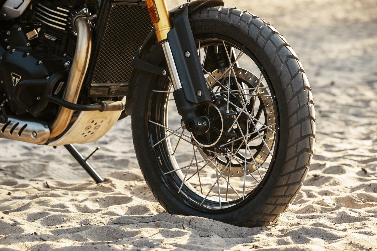 triumph scrambler 400 xc 2026 25