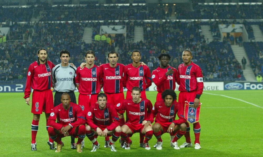 Photo en couleurs de l'équipe du PSG en 2004-2005