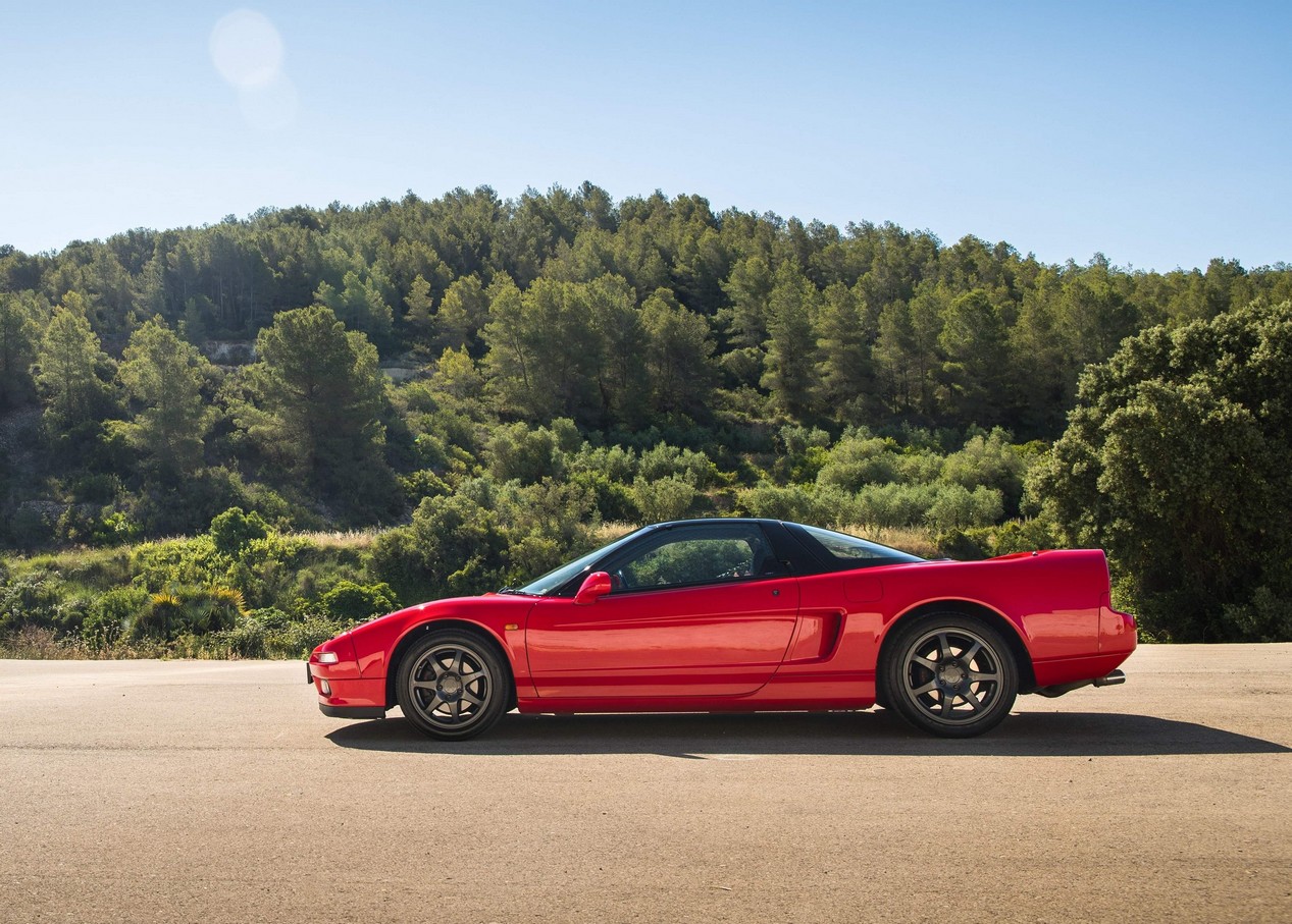 La Supercar japonaise Honda NSX en rouge modèle de 1990