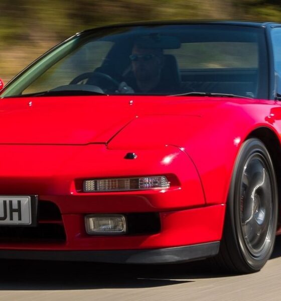 Supercar Honda NSX rouge de 1990
