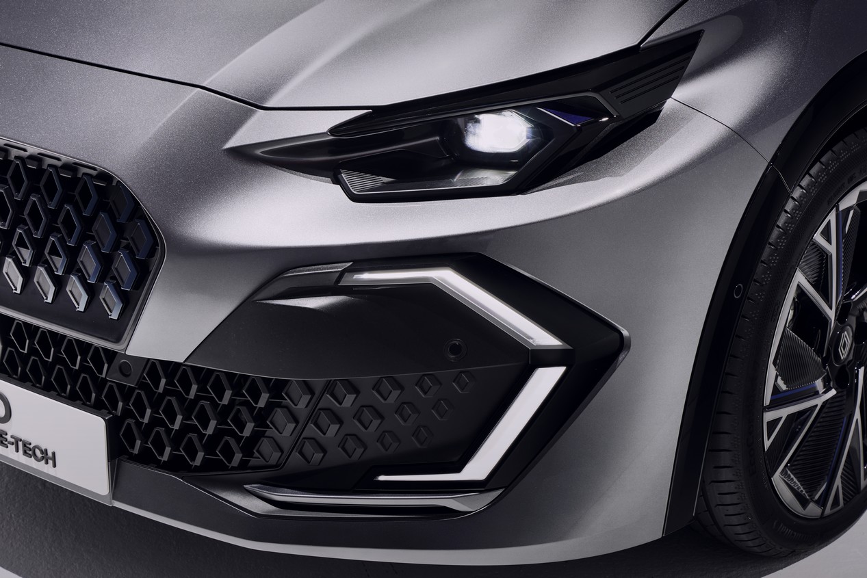 renault clio full hybrid e tech 2025 29