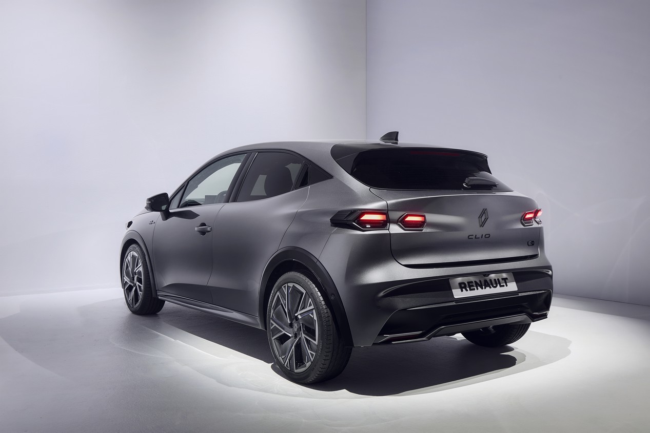renault clio full hybrid e tech 2025 31