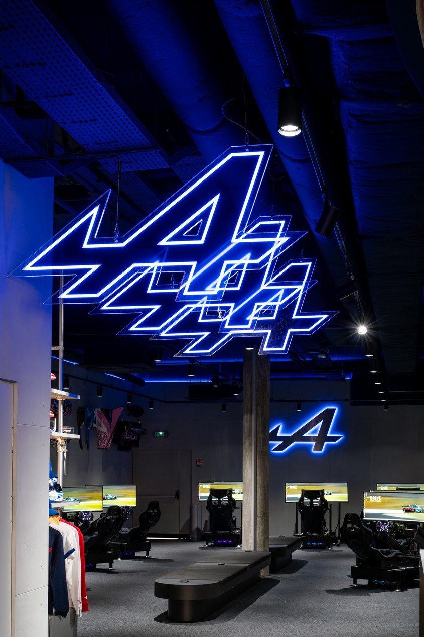 alpine paris 10