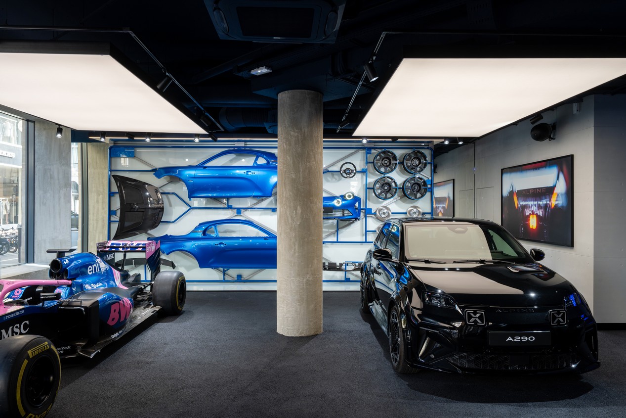 alpine paris 2