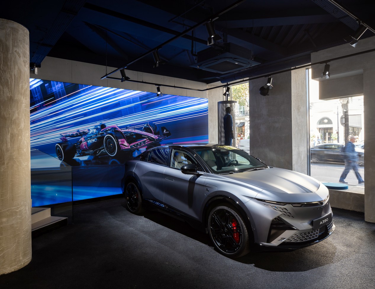 alpine paris 3
