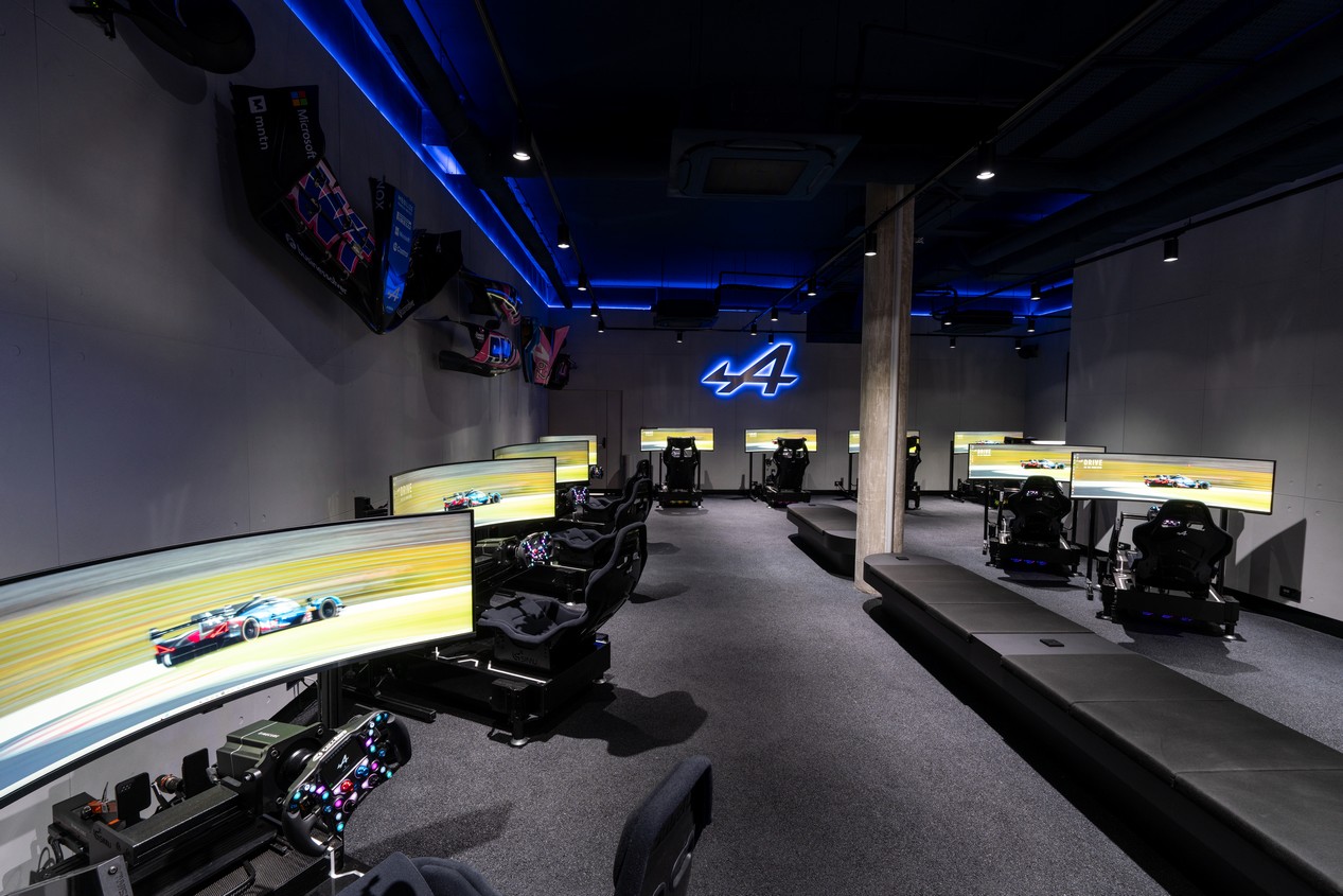 Centre Alpine de Paris salle des simulateurs de conduite