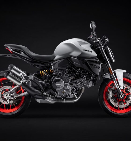 Nouvelle moto Ducati Monster 2026 coloris gris