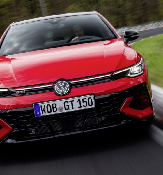 Nouvelle Volkswagen Golf GTI Edition 50 modèle 2026 couleur rouge pour les 50 ans de la Golf GTI