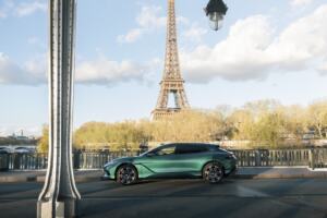 BYD DENZA Z9 GT Tour Eiffel