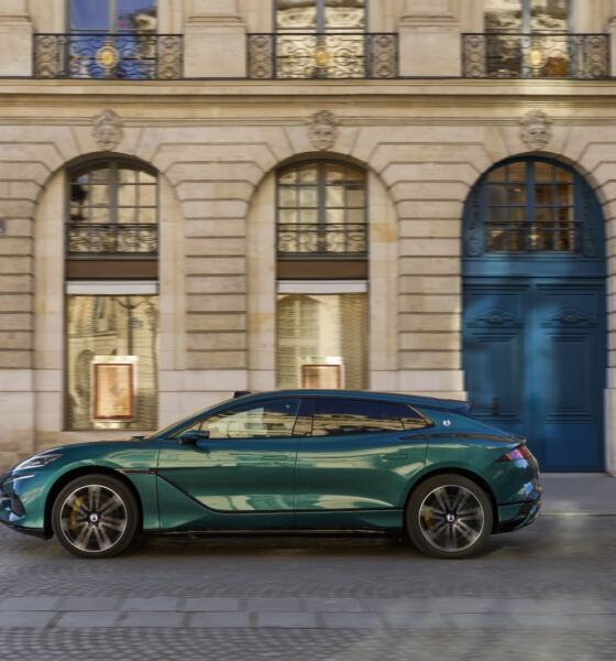 BYD DENZA Z9 GT dans les rues de Paris