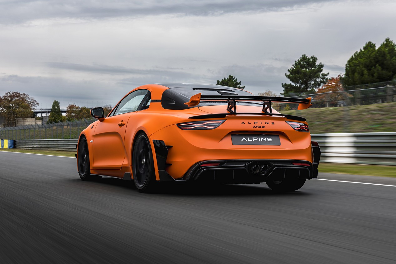 Nouvelle Alpine A110 R Ultime orange solaire mat 2026