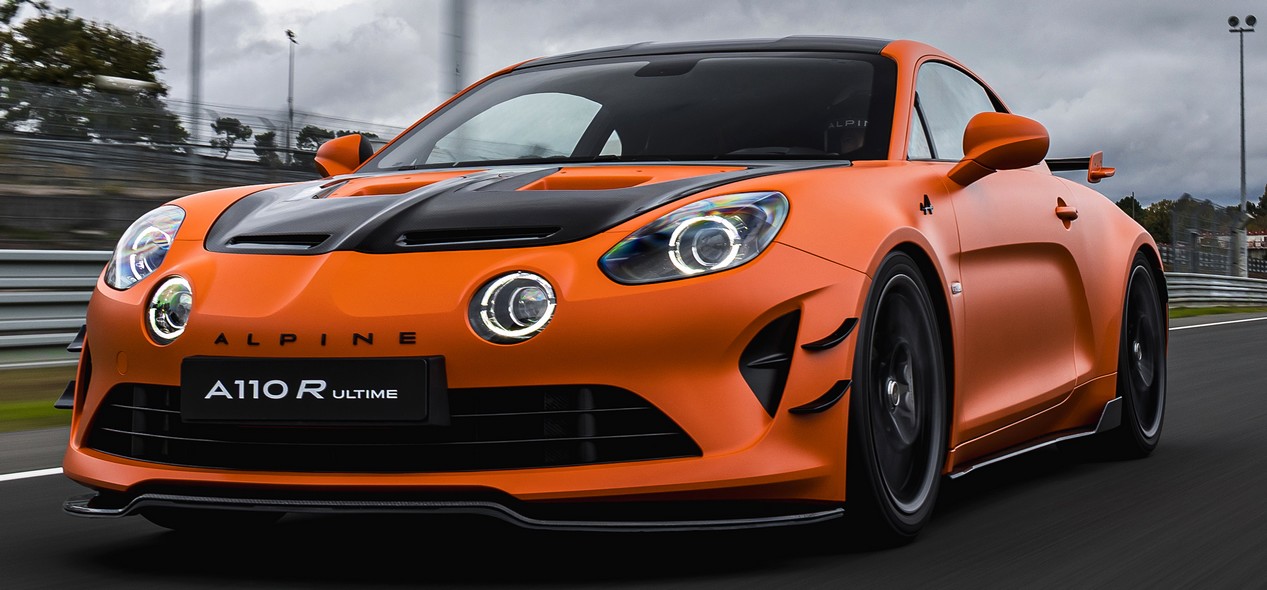 Nouvelle Alpine A110 R Ultime en coloris orange solaire sur le circuit du Mans, modèle 2026