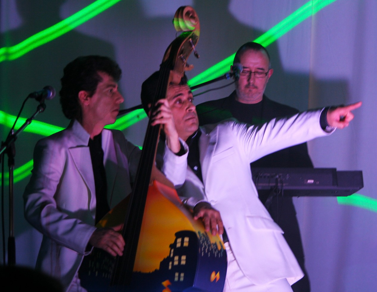 Le groupe de Rockabilly français Les Forbans le 28 février 2010 en concert à Ornexpo