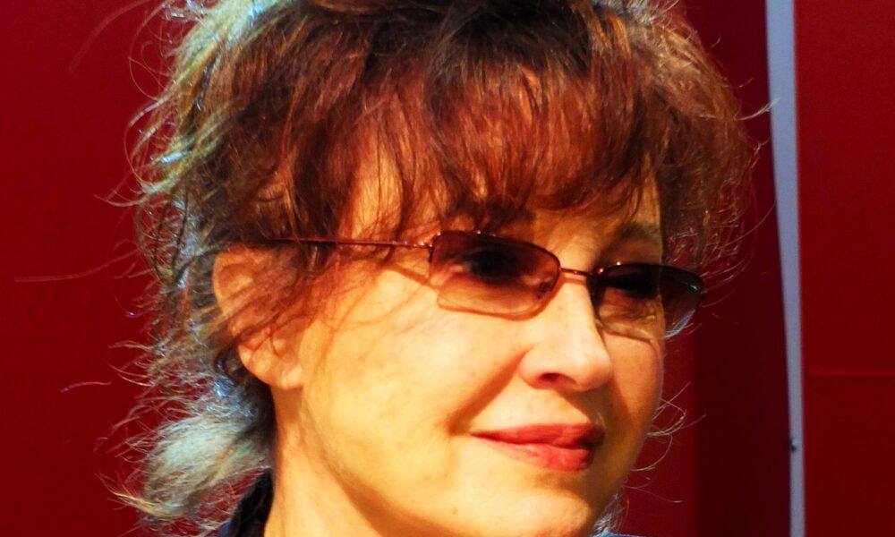 Marlène Jobert lors de la présentation de son livre Les bisous du croqu'Odile à la FNAC des Ternes, Paris 17e, le 17/11/2012