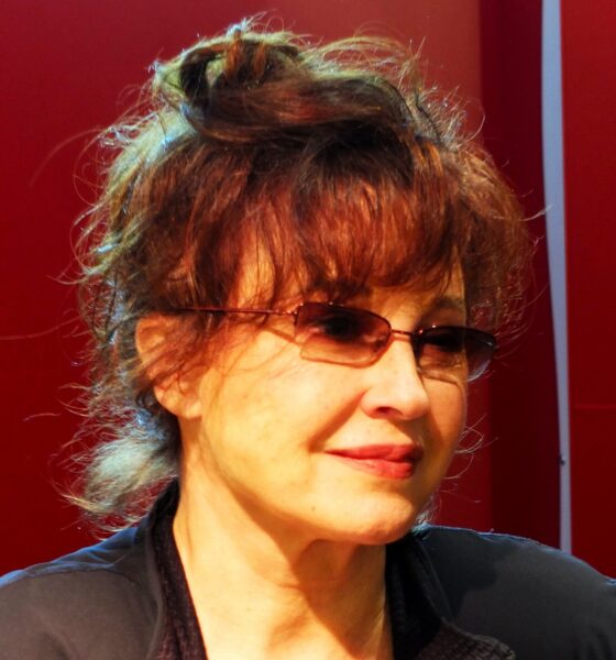 Marlène Jobert lors de la présentation de son livre Les bisous du croqu'Odile à la FNAC des Ternes, Paris 17e, le 17/11/2012