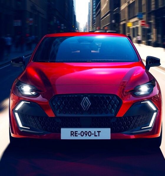 Voiture Renault Clio VI modèle 2026 en rouge