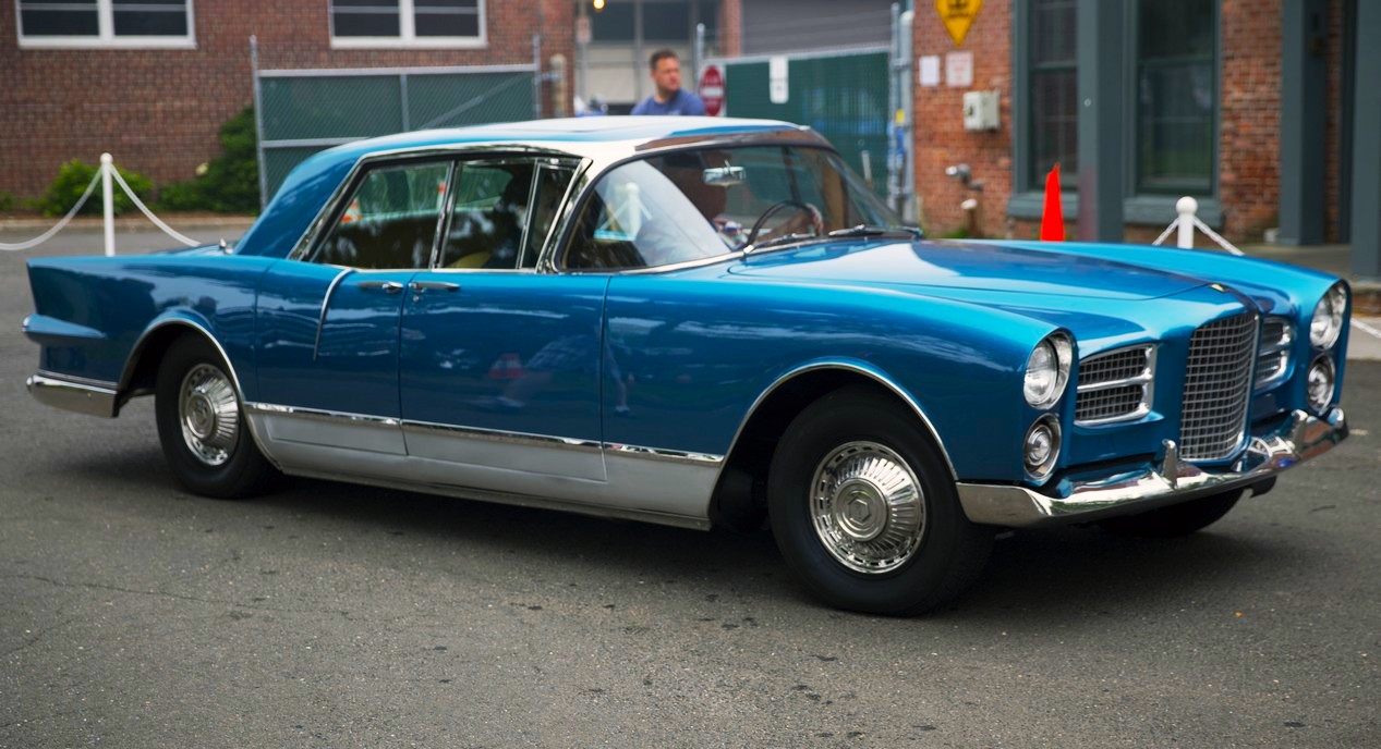 Voiture française Facel Vega Excellence de 1961 couleur bleue métallisé