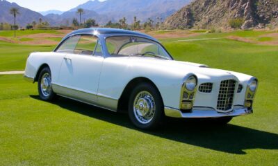 Voiture de luxe française Facel Vega FV1 de 1955 à l'arrêt