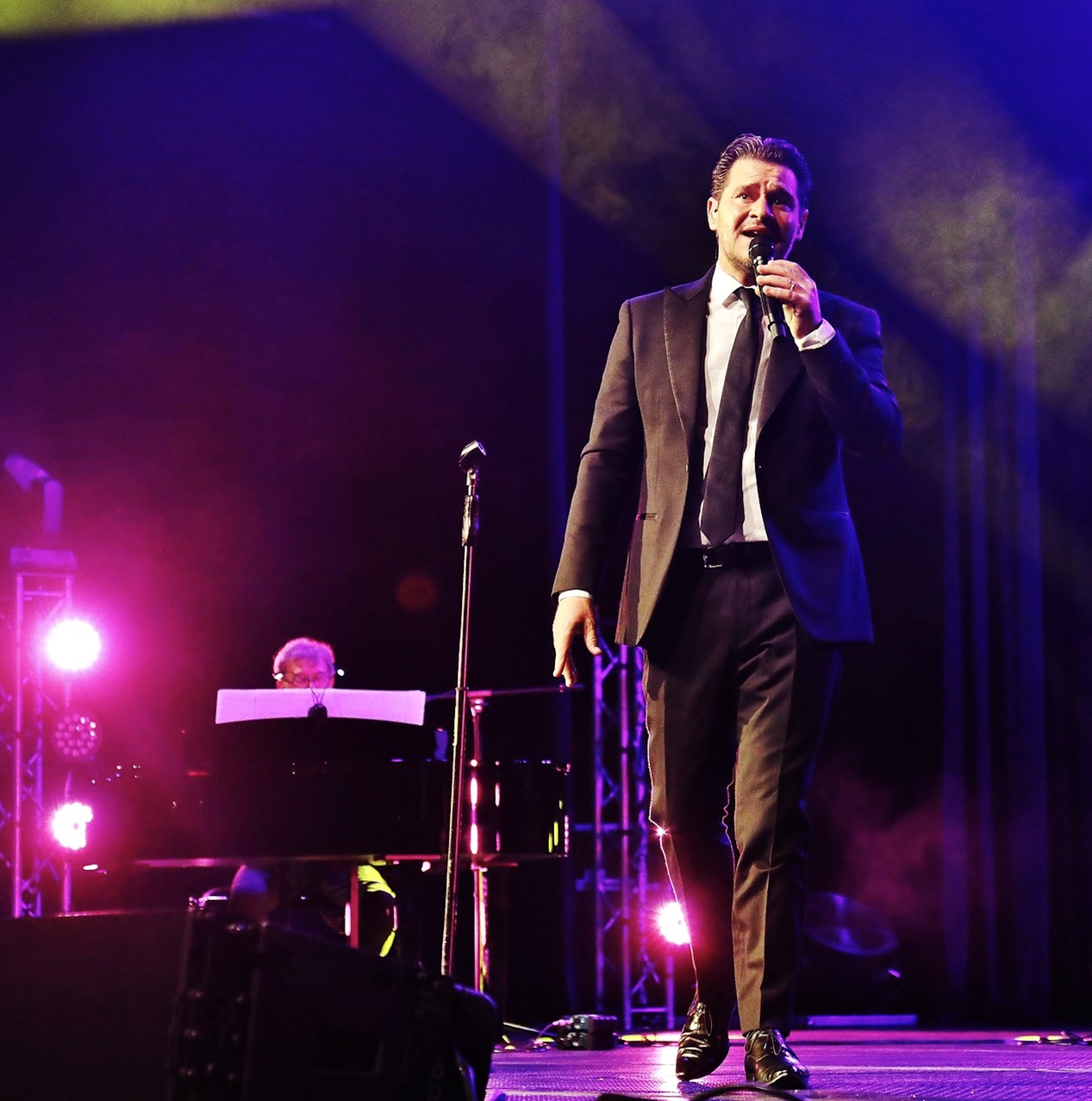 Julien Dassin sur scène