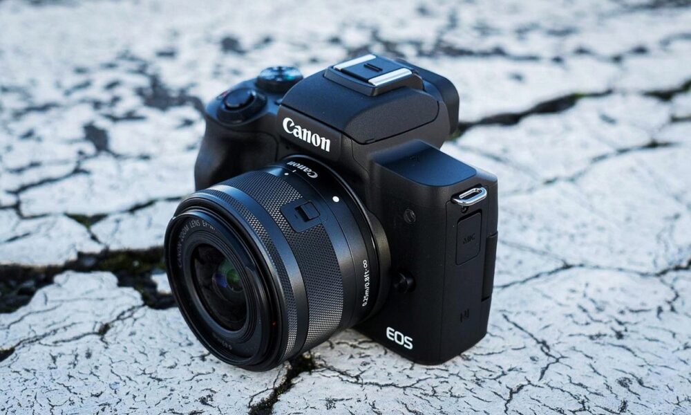 Appareil photo de type reflex marque Canon modèle EOS