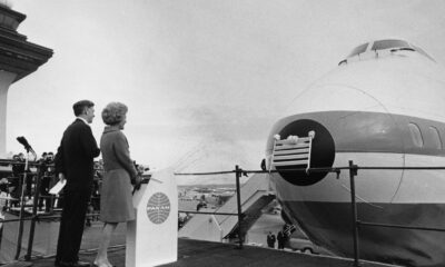 Pat Nixon inaugurant le nouveau Boeing 747 le 15 janvier 1970