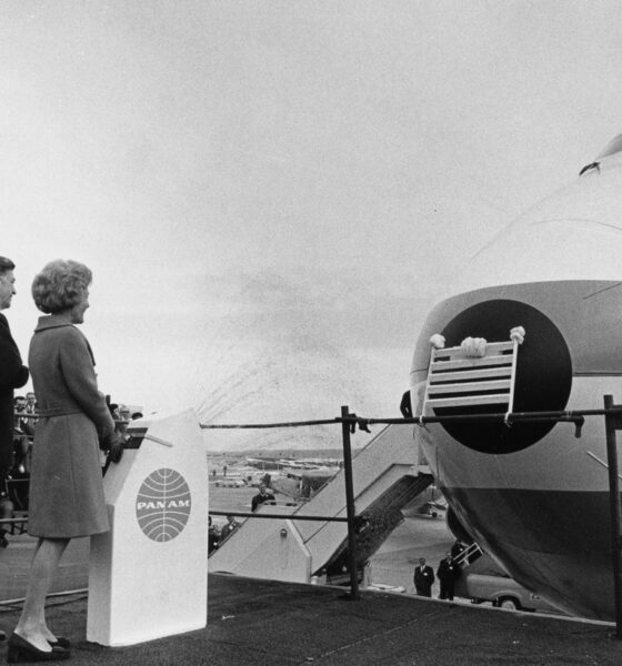 Pat Nixon inaugurant le nouveau Boeing 747 le 15 janvier 1970