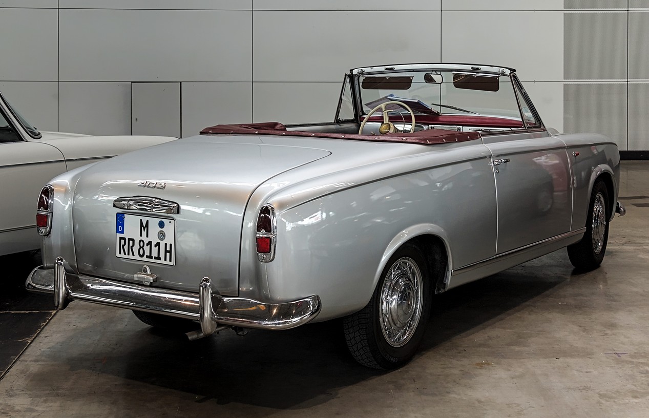 Peugeot 403 cabriolet grise