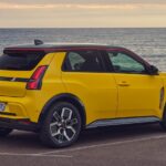 Renault 5 E-Tech électrique de couleur jaune modèle 2025