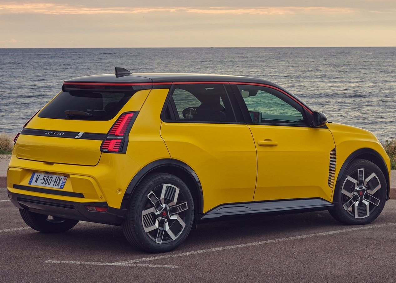 Renault 5 E-Tech électrique de couleur jaune modèle 2025
