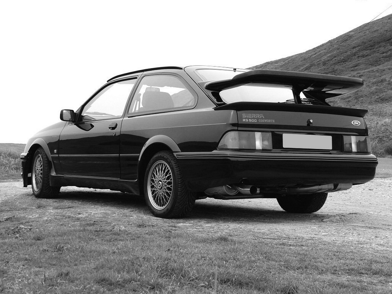 Ford Sierra RS 500 Cosworth de couleur noire