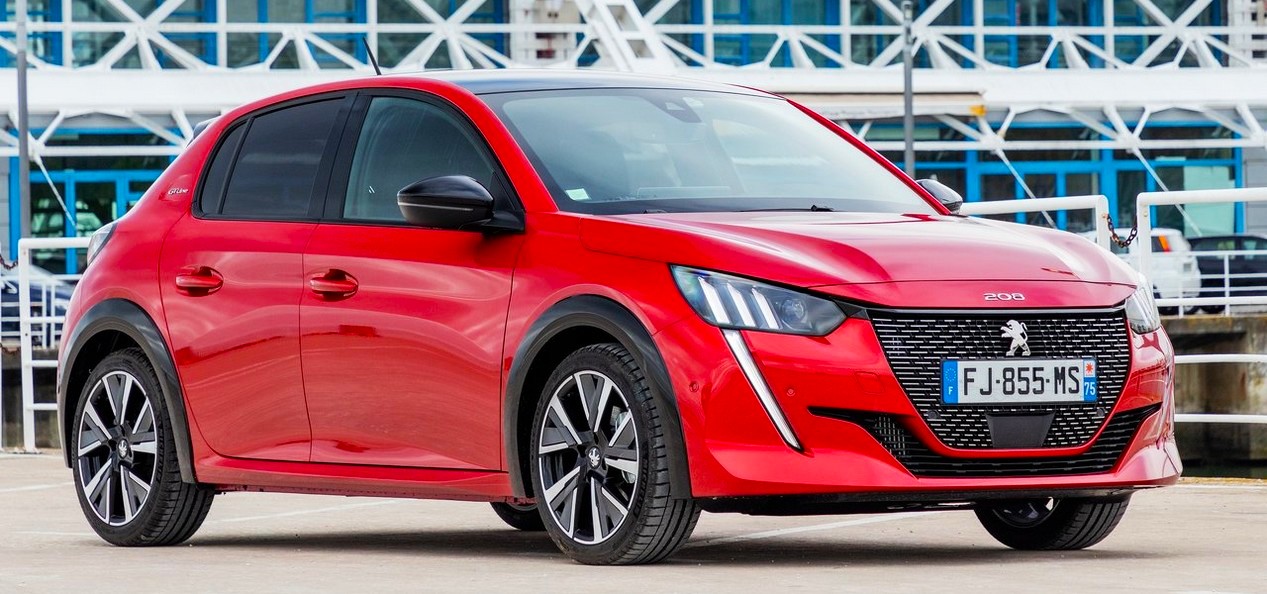Voiture Peugeot 208 rouge modèle 2020