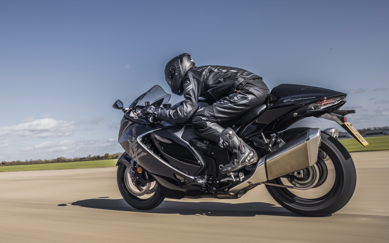 Suzuki Hayabusa noire modèle 2026