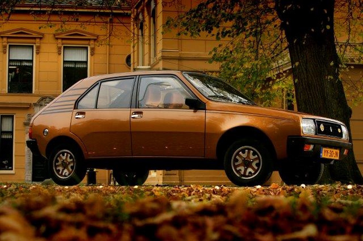 Renault 14 en version “Safrane” couleur orange métallisé